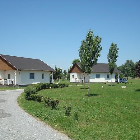 Termal Kemping Apartmanok Tiszaújváros Exteriér fotografie