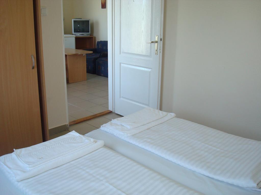 Termal Kemping Apartmanok Tiszaújváros Pokoj fotografie